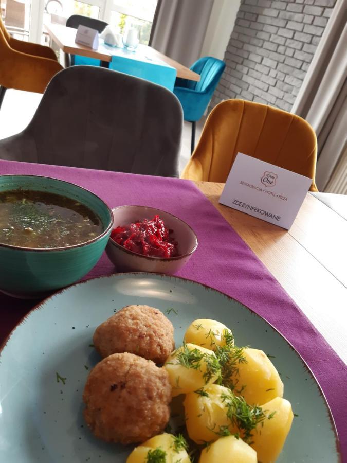Route One - Restauracja & Pokoje Hotelowe زغيرش المظهر الخارجي الصورة